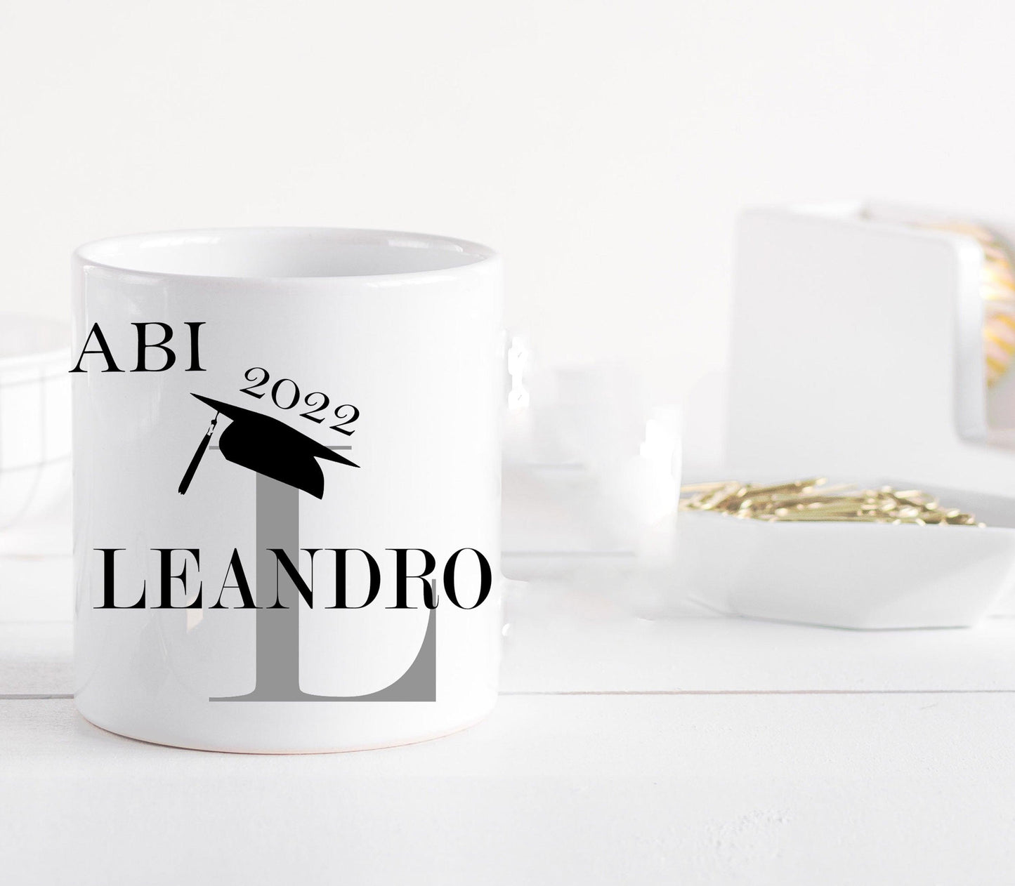 Geschenke zum Abitur - Abi Geschenk-Idee Jungen & Mädchen 2024- Tasse mit Namen personalisiert - bestandenes Abi
