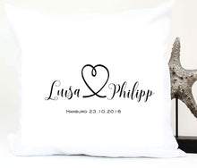 Lade das Bild in den Galerie-Viewer, Geldgeschenk zur Hochzeit für das Brautpaar - personalisiertes Kissen Zarto
