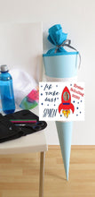 Lade das Bild in den Galerie-Viewer, Schultüte Jungen Rakete personalisiert - Zuckertüte Junge - Zuckertuete groß 70 cm - Geschenk zur Einschulung - Einschulungsgeschenke - Zarto
